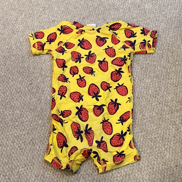 Hanna Andersson Rash Guard Style Zip Up Swimsuit Unisex Strawberries - Picture 4 of 5